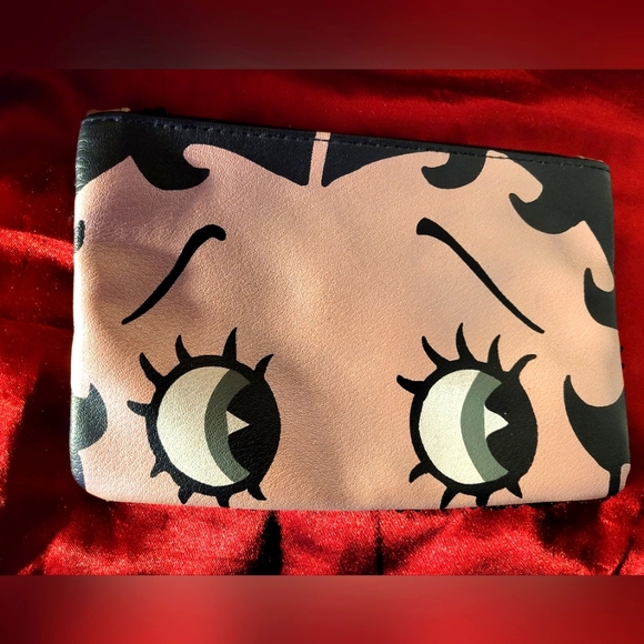 EUC Bundle Of Betty Boop Wristlet Wallet & Ipsy Makeup Pouch - Picture 8 of 9